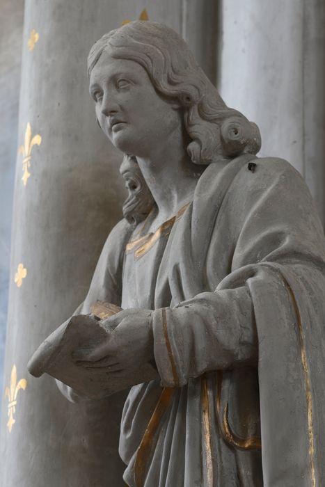 statue : Saint martyr, vue partielle