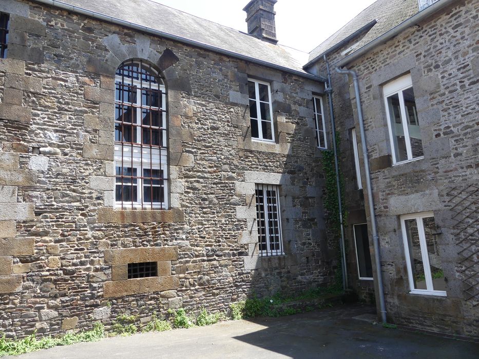 façade ouest, vue partielle