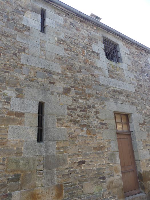 façade est, vue partielle