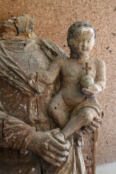 statue : Vierge à l'Enfant, vue partielle