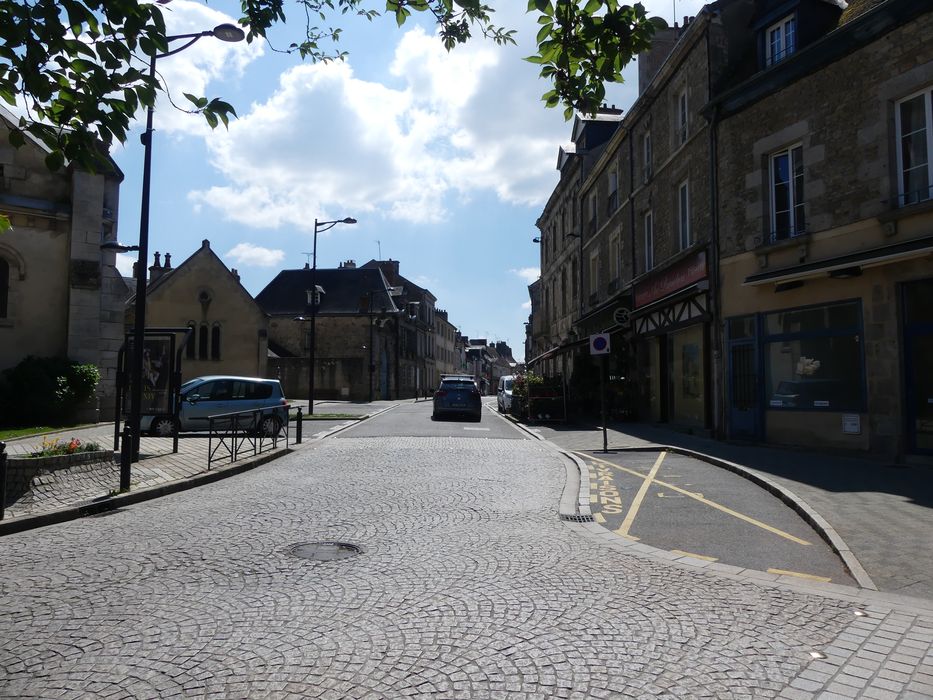 vue générale de l’immeuble dans son environnement depuis le Nord