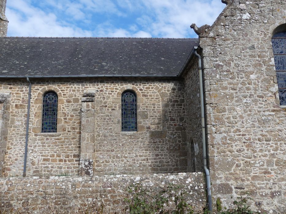 façade latérale sud-ouest, vue partielle