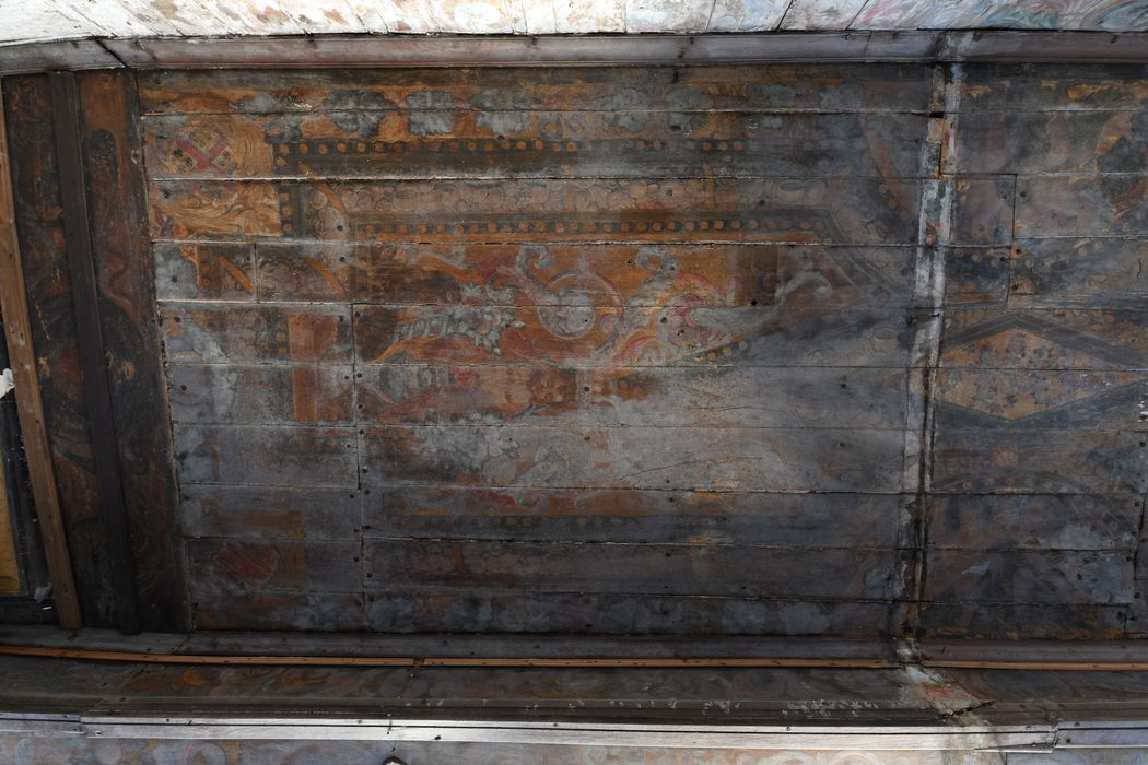 1er étage, grande pièce, plafond peint, vue partielle