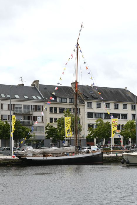 bateau de service, bateau pilote (cotre H 23) dit Marie Fernand