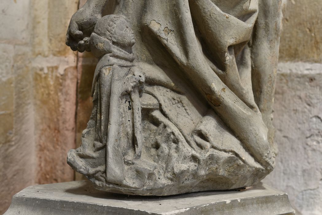 groupe sculpté : Vierge de Pitié, détail