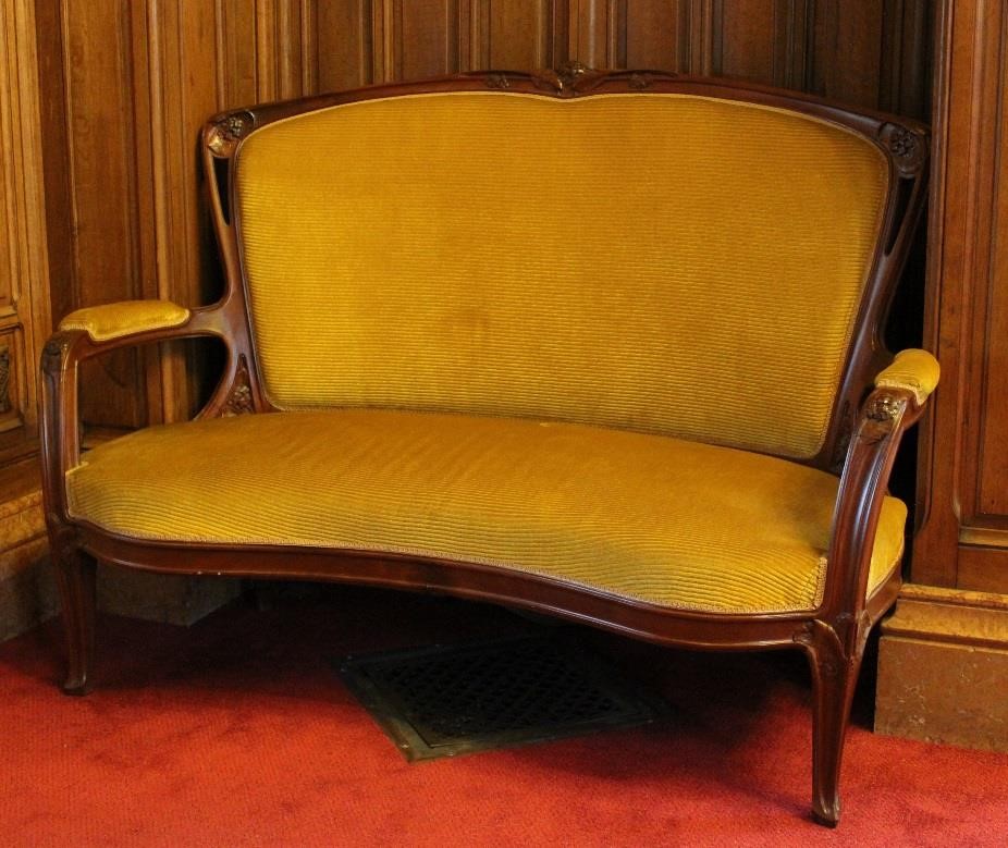 banquette n°1 (décor hortensia), couleur jaune - © Ministère de la Culture (France), Direction Régionale des Affaires Culturelles d'Ile-de-France – Tous droits réservés