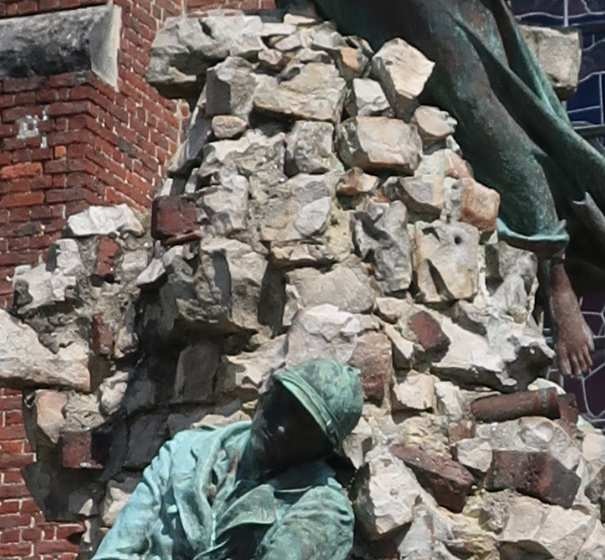 Détail du monument aux morts