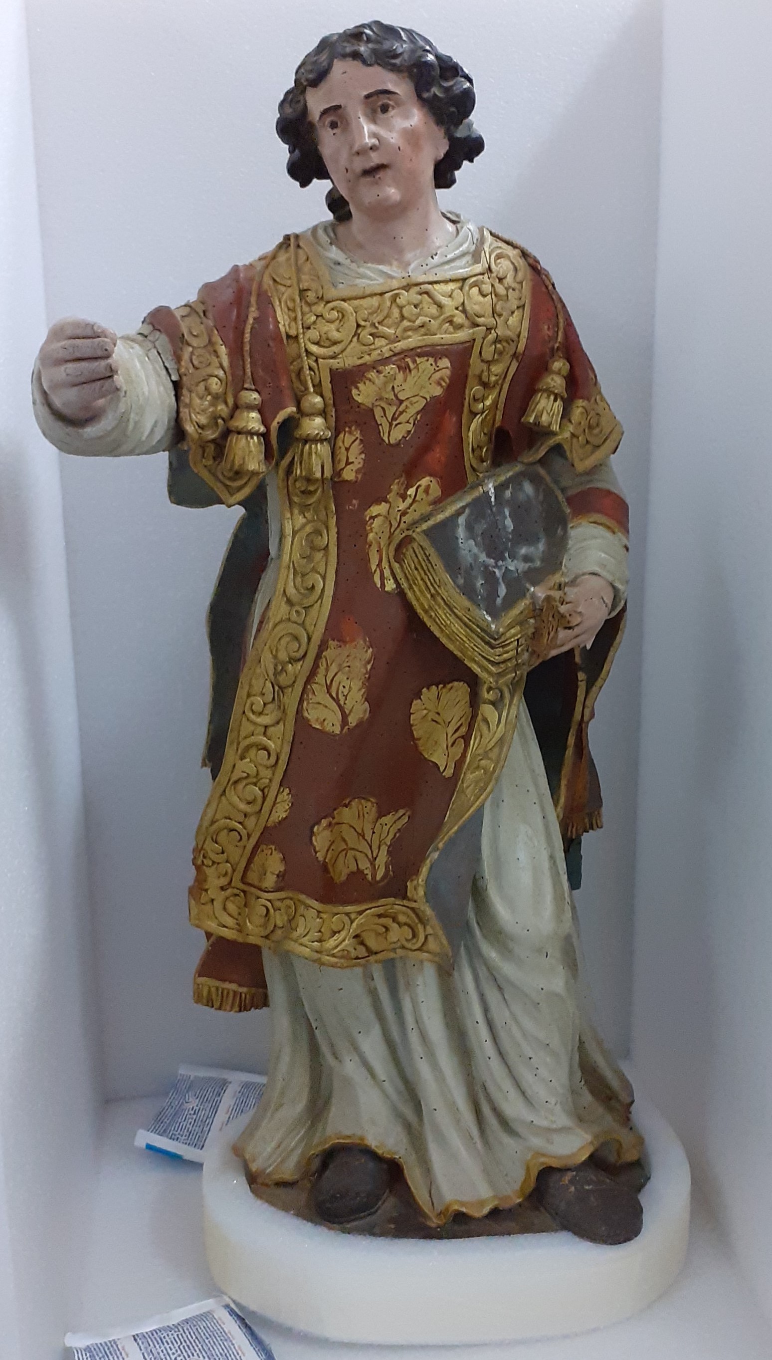 statue : saint Léonard