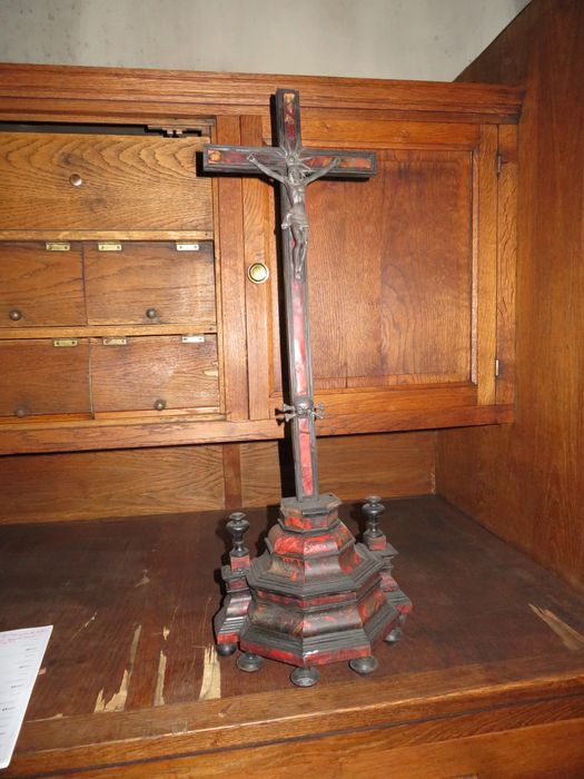 croix d'autel - © Ministère de la Culture (France), Direction Régionale des Affaires Culturelles des Hauts-de-France – Tous droits réservés 