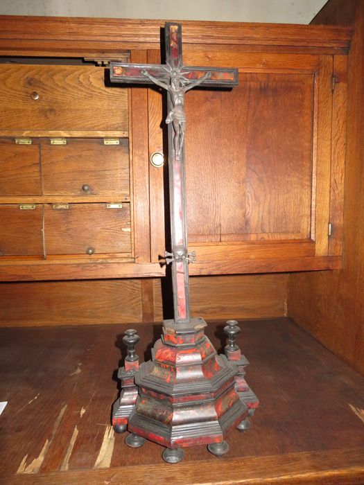 croix d'autel - © Ministère de la Culture (France), Direction Régionale des Affaires Culturelles des Hauts-de-France – Tous droits réservés