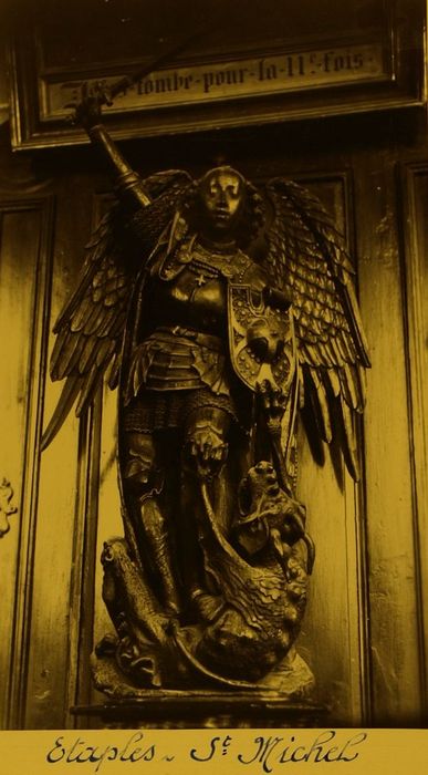 statue : saint Michel