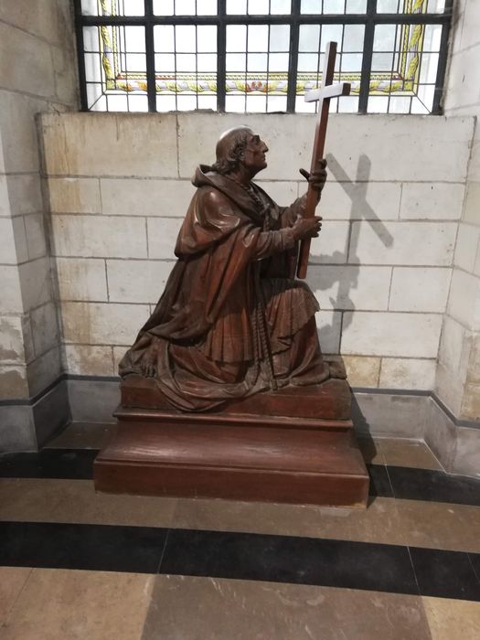 statue : Saint Charles Borromée en adoration