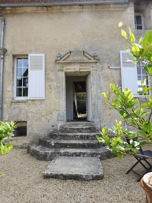 façade ouest, porte d’accès