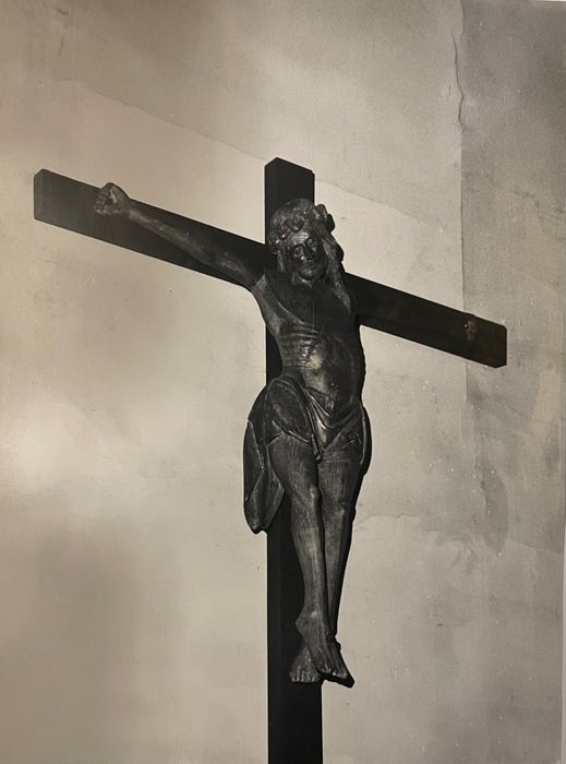 statue : Christ en croix