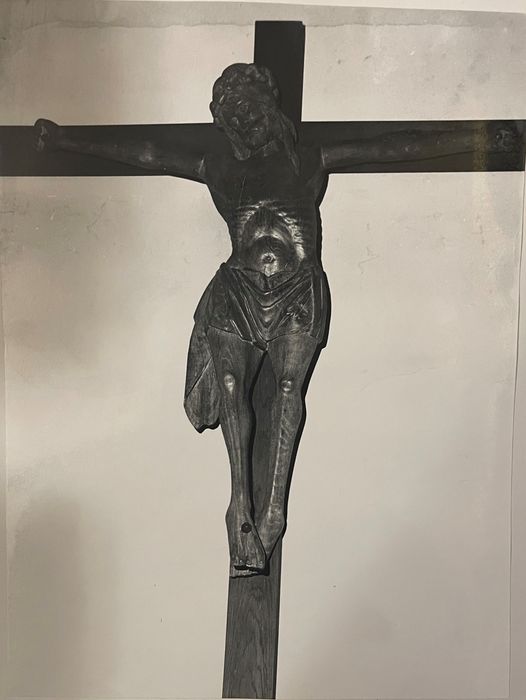 statue : Christ en croix