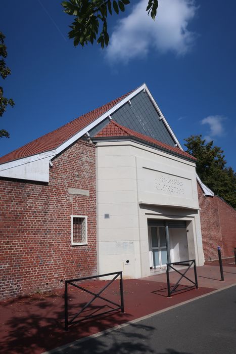 façade sur rue de la salle des fêtes