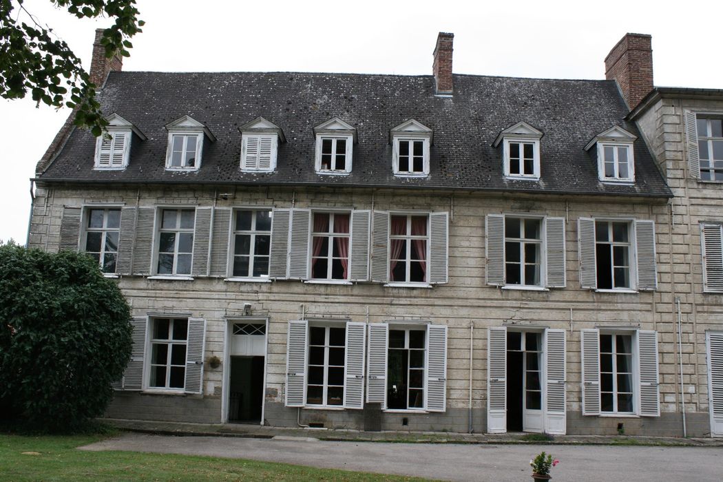 façade ouest, vue partielle