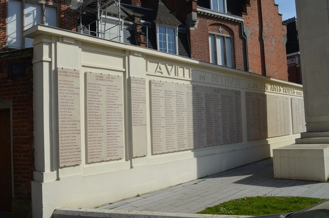 vue partielle du monument