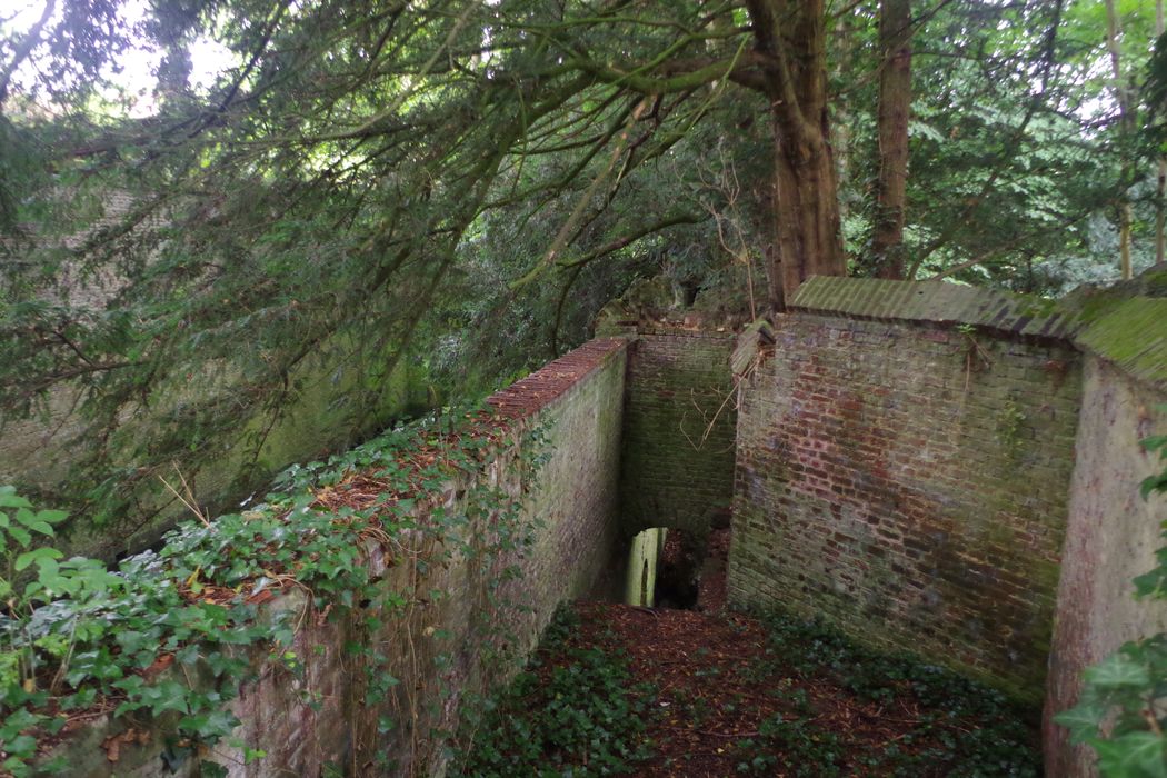 passage d’accès au bassin