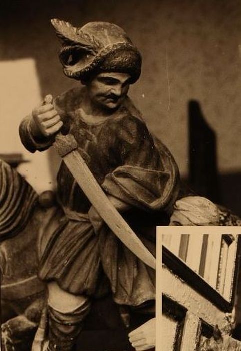 groupe sculpté : Charité de saint Martin, détail - © Ministère de la Culture (France), Direction Régionale des Affaires Culturelles des Hauts-de-France – Tous droits réservés