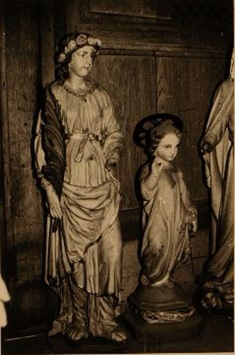 statue : Sainte martyre avec une palme - © Ministère de la Culture (France), Direction Régionale des Affaires Culturelles des Hauts-de-France – Tous droits réservés 
