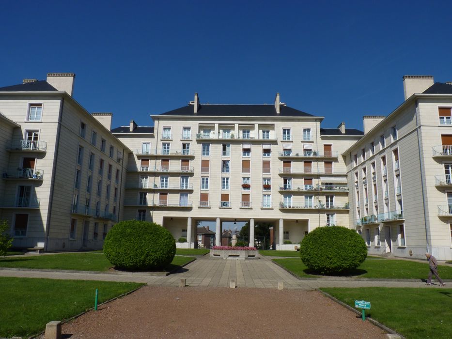 bâtiment central, façade sud