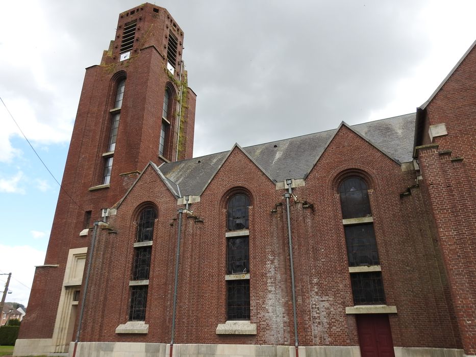 façade latérale nord-ouest, vue partielle
