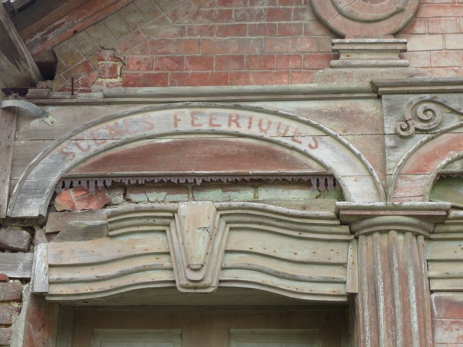 façade sur rue, détail 
