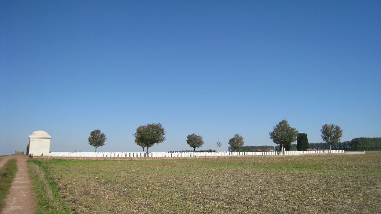 vue générale du cimetière dans son environnement