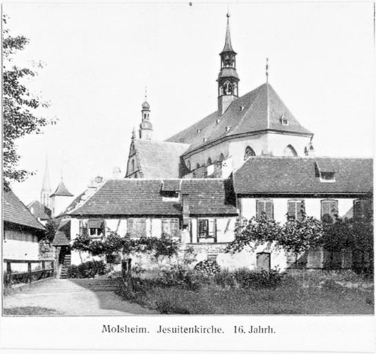 Vue d'ensemble vers l'église depuis le sud-est.