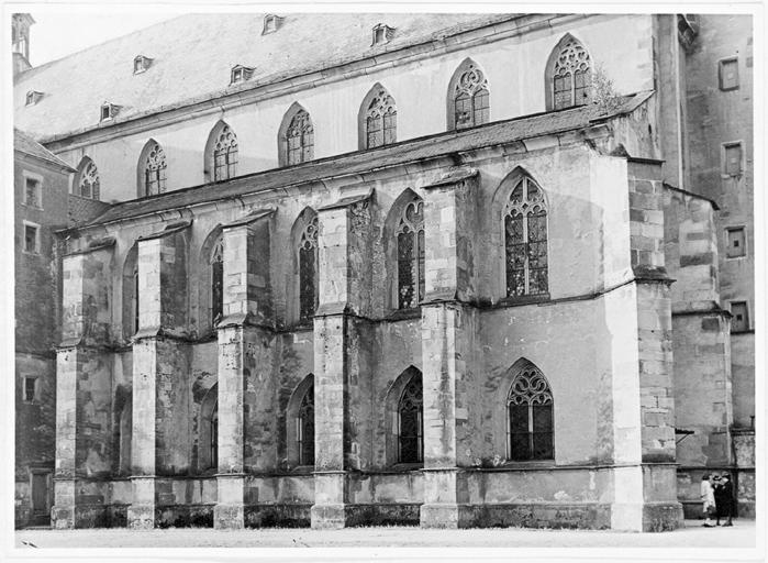 Façade nord du choeur, vue d'ensemble de trois-quarts droit.