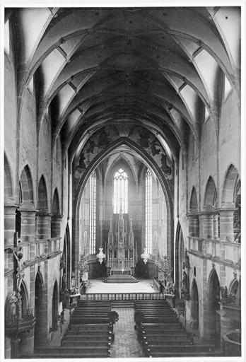 Vue d'ensemble vers le choeur depuis la tribune d'orgue.