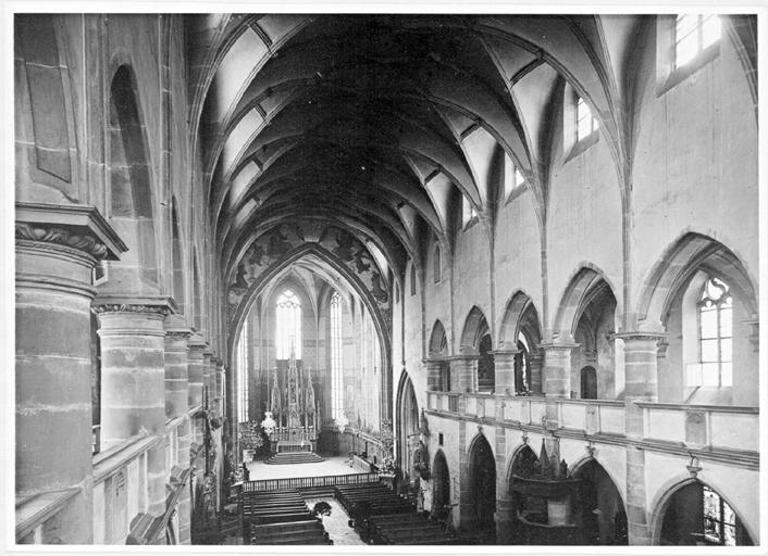 Vue d'ensemble vers le choeur depuis la tribune d'orgue.