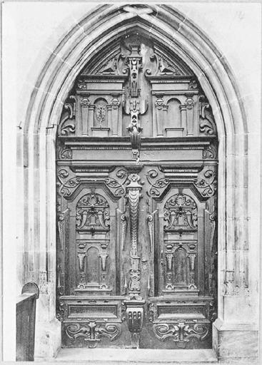 Porte de la sacristie, vue d'ensemble.