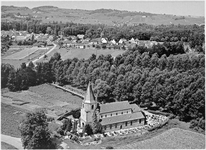 Vue aérienne depuis le sud-ouest.