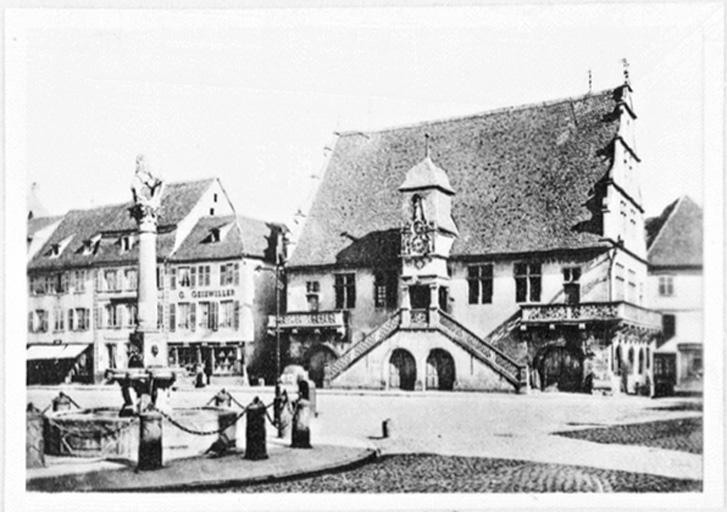 Façade ouest, vue d'ensemble de trois-quarts droit.