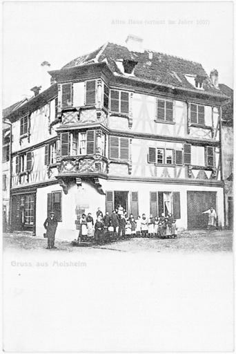 Façades sur rue, vue d'ensemble.