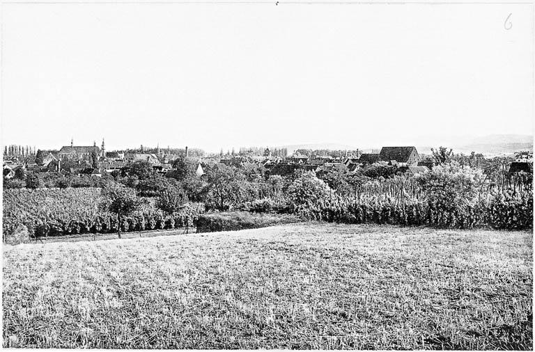 Vue d'ensemble de la commune depuis le nord.