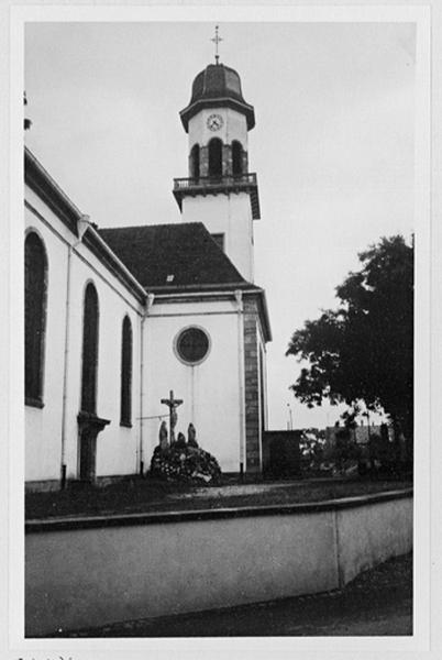 Bras sud et tour, vue d'ensemble depuis l'ouest.