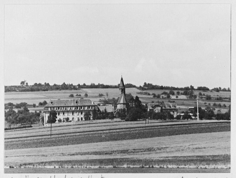 Vue d'ensemble depuis l'est.