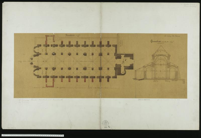 Plan et coupe transversale nord-sud sur la sacristie et le choeur.