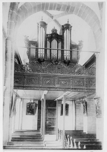 Vue d'ensemble de la tribune d'orgue depuis le vaisseau central.