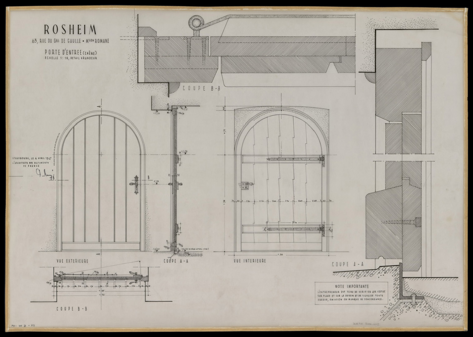 Porte d’entrée, plan, élévations extérieure et intérieure, coupe et détails de menuiseries.