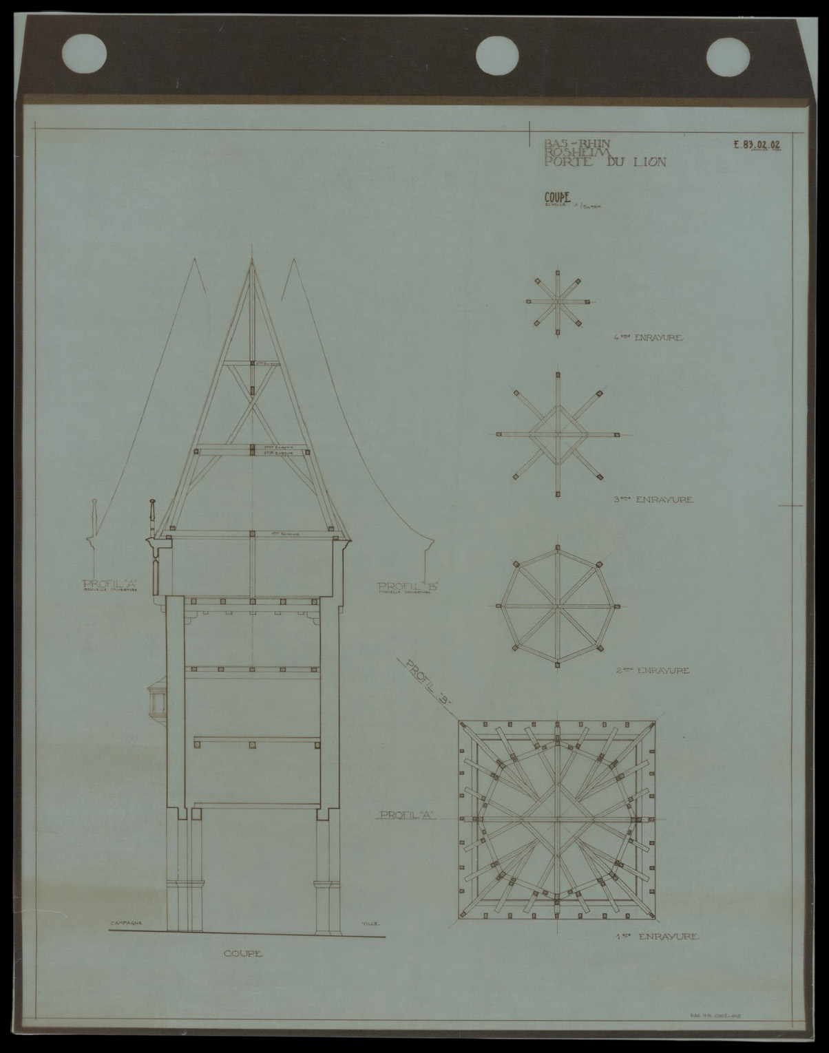 Porte nord, coupe longitudinale, profils et plans d’enrayure de la charpente par niveau.