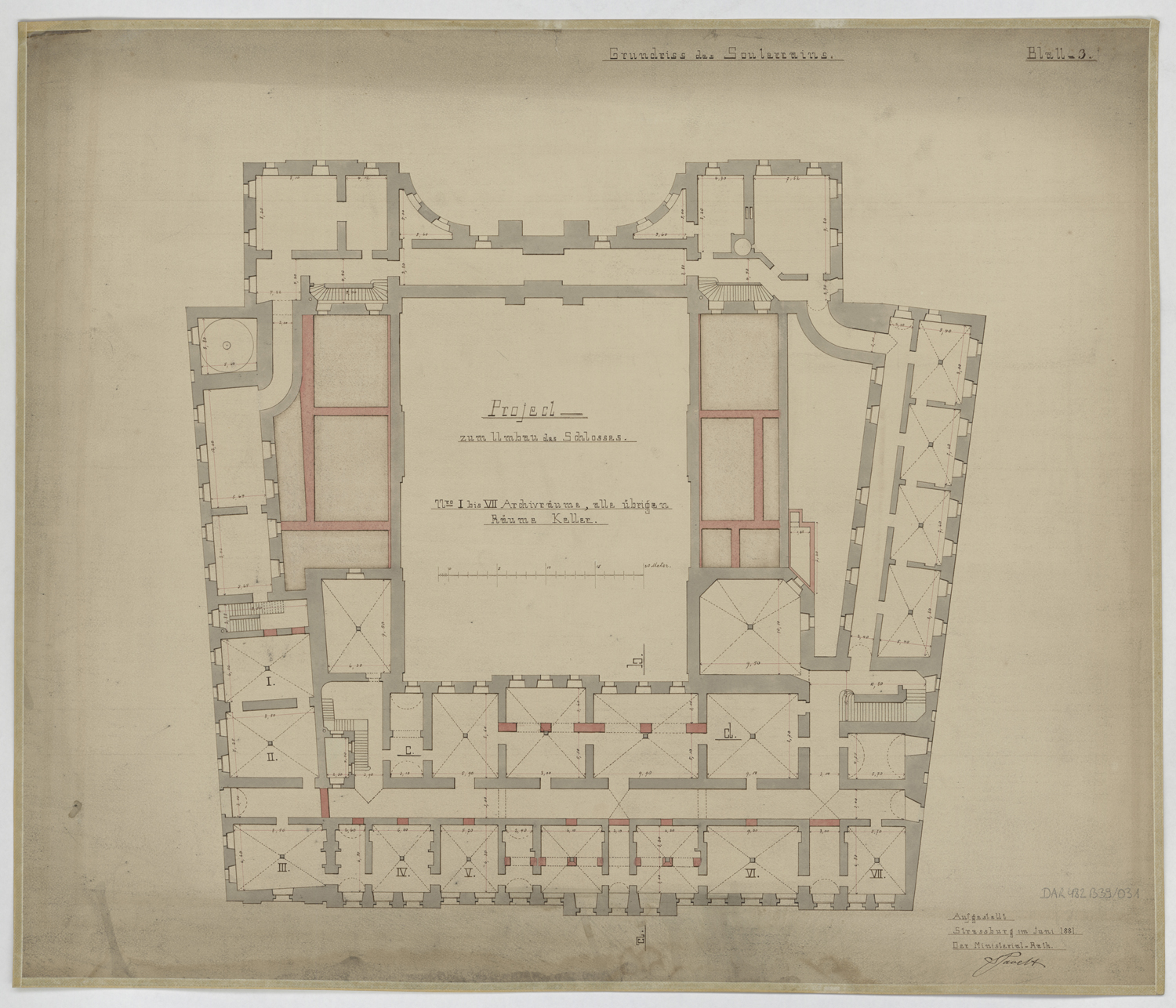 Projet de reconstruction et de réaménagement, plan de masse du sous-sol et de la salle d’archives.