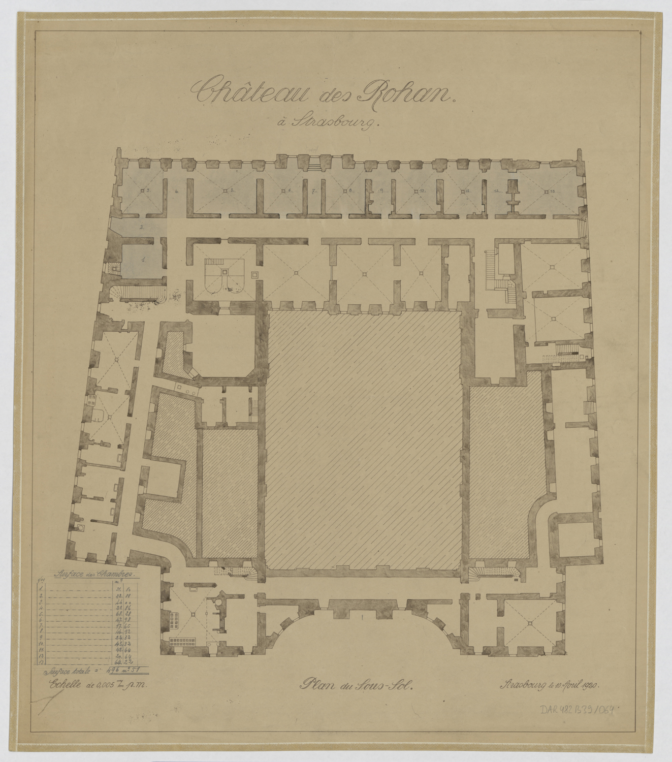 Plan de masse du sous-sol avec surfaces des chambres du corps de logis.