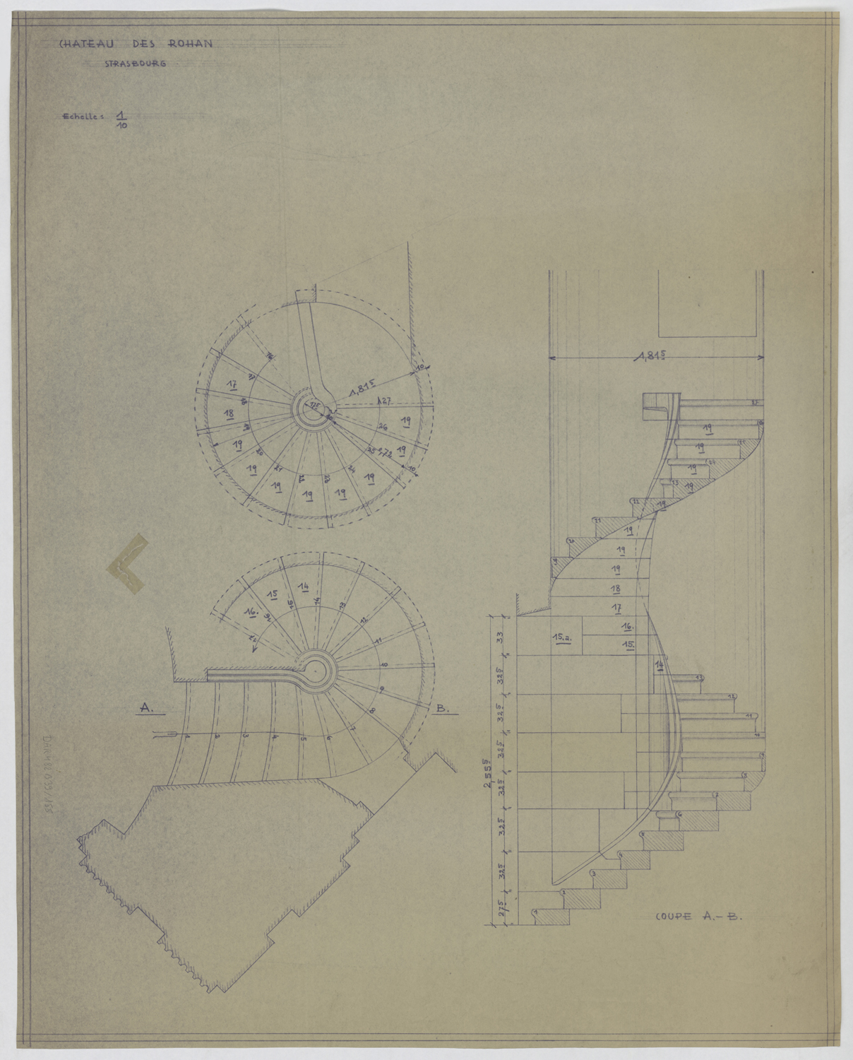 Pavillon sud-est, plan de masse et coupe de l’escalier de l’angle sud-ouest.