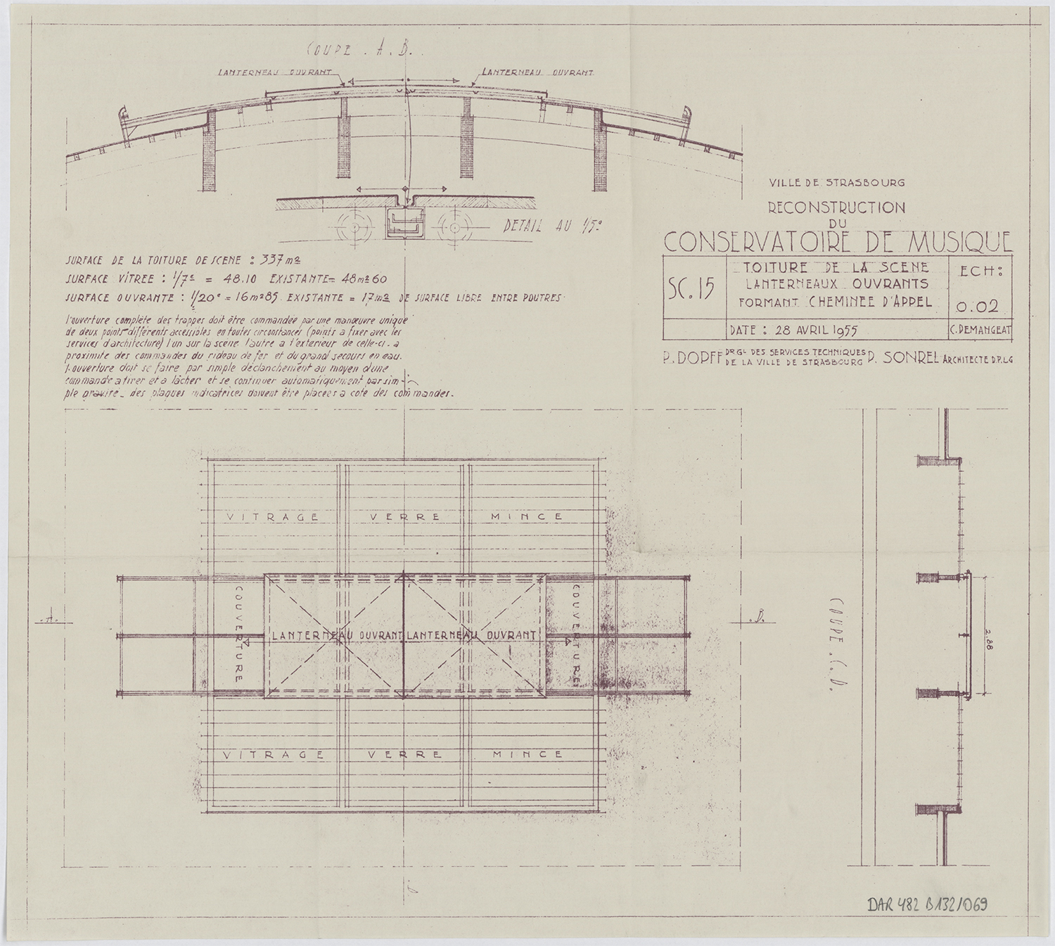 Salle de théâtre, plan et coupes de la toiture et détail des lanterneaux ouvrants.