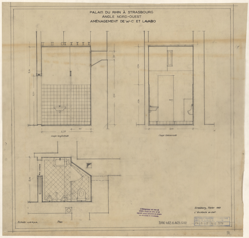 Projet d’aménagement des sanitaire du premier étage, plan de masse et coupes.