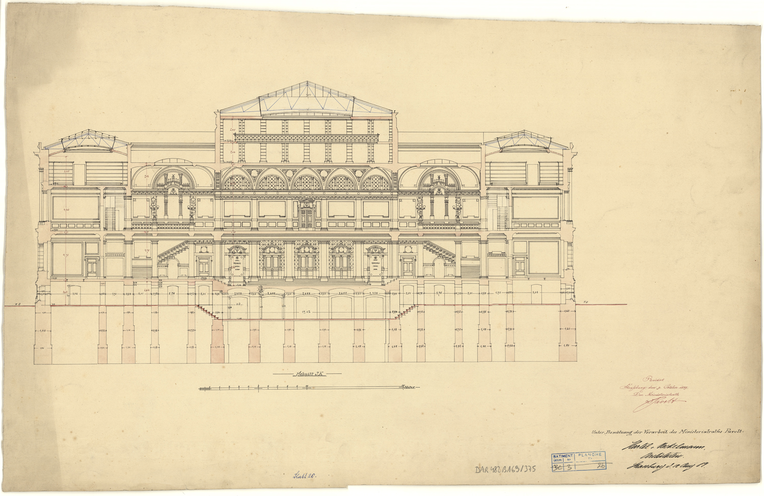 Coupe longitudinale sur le vestibule principal.